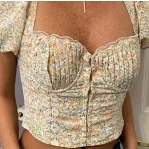 NWT FREE PEOPLE | REVOLVE | ASTR Medium Paola Bustier Crop Top Ditsy Floral - Picture 2 of 4